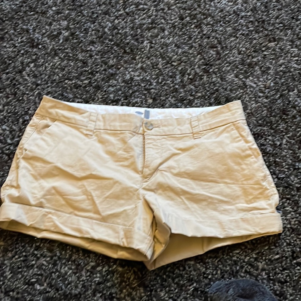Old navy khaki shorts size 6